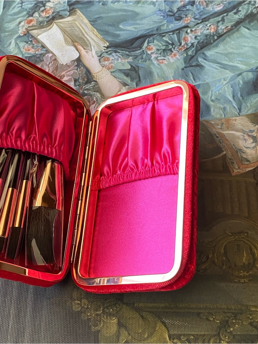 Authentic new Charlotte Tilbury Mini brush set - Picture 7 of 9